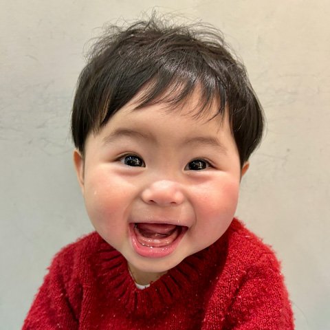 ふわっと耳だしショート