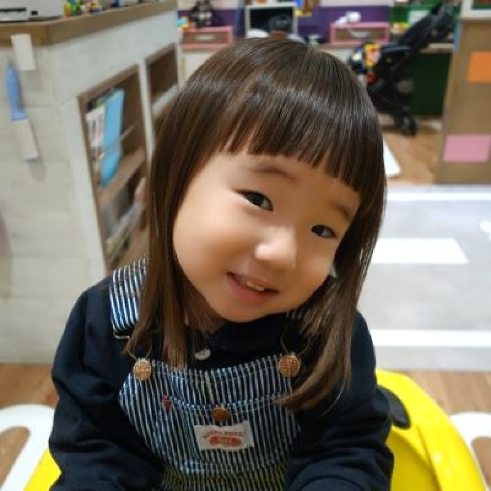 子どもの髪型　ミディアムヘア