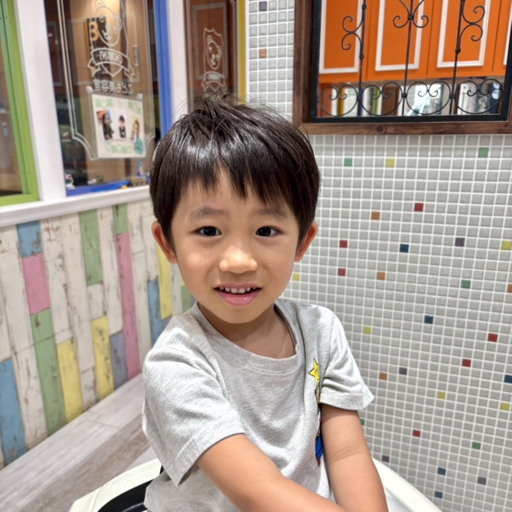 こどもの髪型　ナチュラルショート