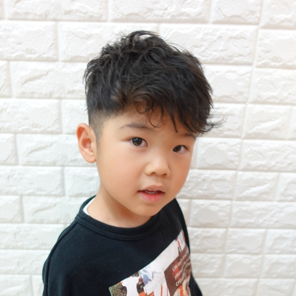 こどもの髪型　カーリーフェード