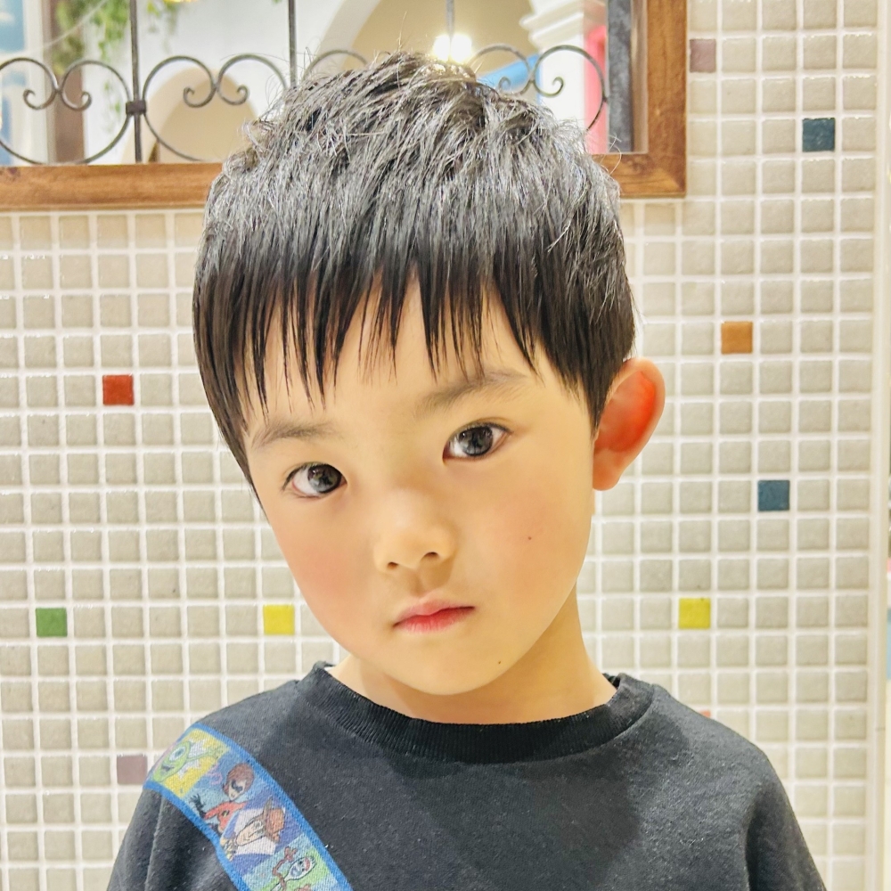 こどもの髪型　ナチュラルショート