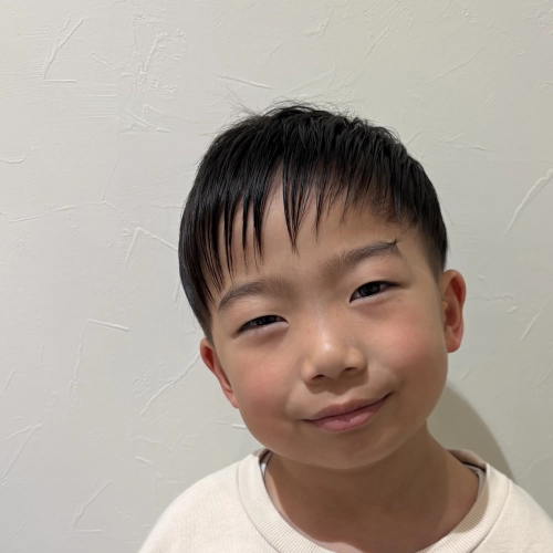 こどもの髪型　ツーブロックタイトショート