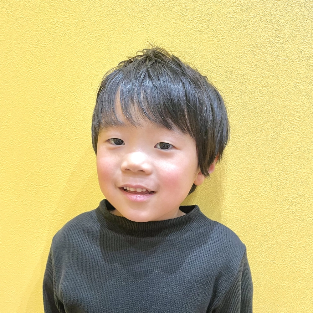 こどもの髪型　ナチュラルショート