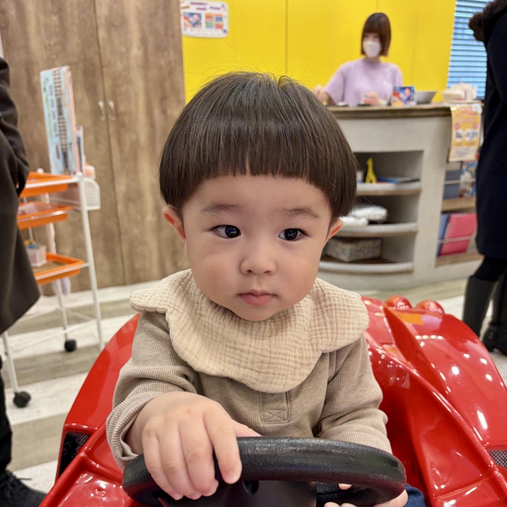 こどもの髪型　ぱっつんマッシュ