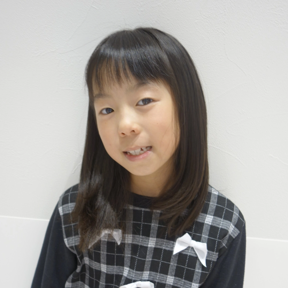 子供の髪型　サラサラロング