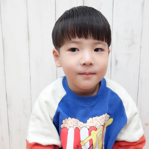 子供の髪型　ツーブロックマッシュ