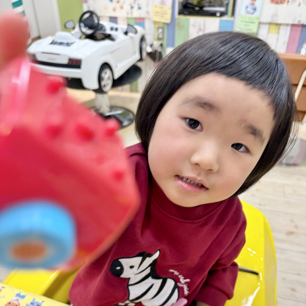 こどもの髪型　みじか前髪ボブ