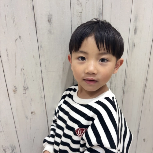 こどもの髪型　センターパートマッシュショート