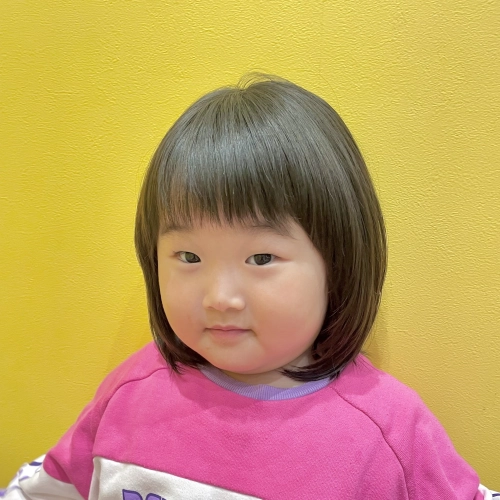 こどもの髪型　ミディアムレイヤー