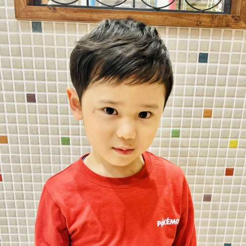 こどもの髪型　ナチュラルショート