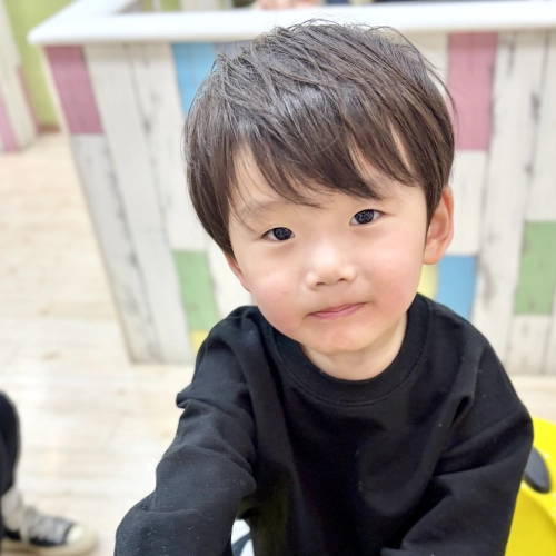 こどもの髪型　ナチュラルショート