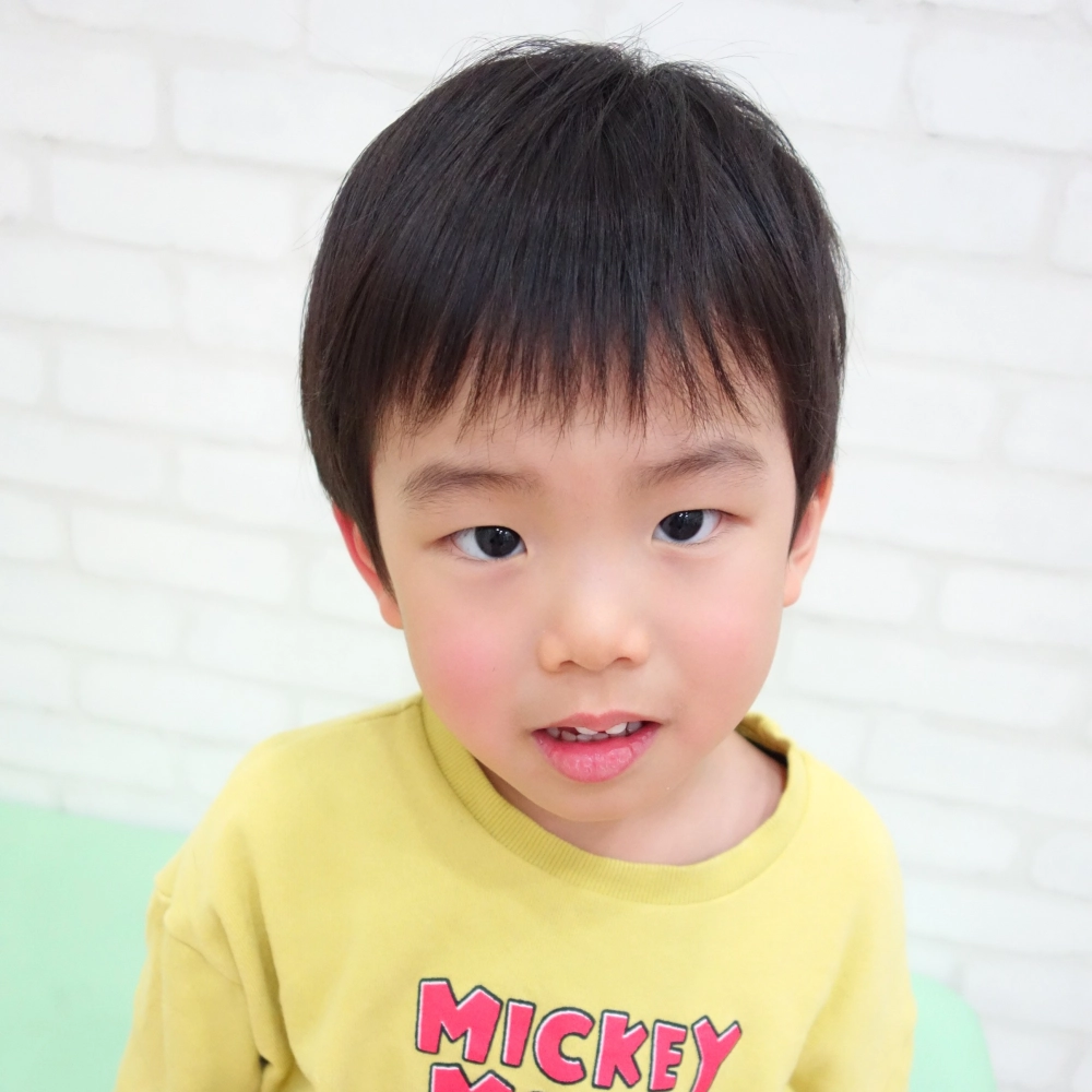 子どもの髪型　ナチュラルショート