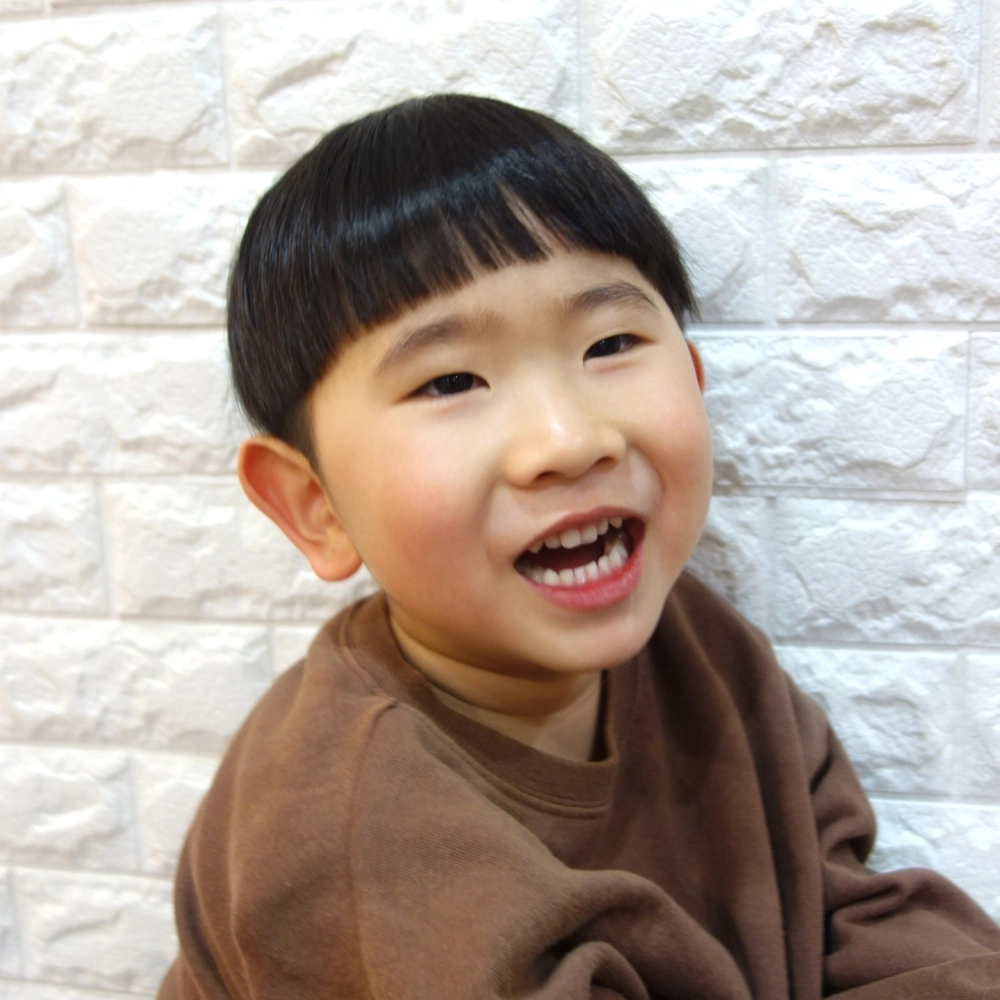 こどもの髪型　ツーブロマッシュ