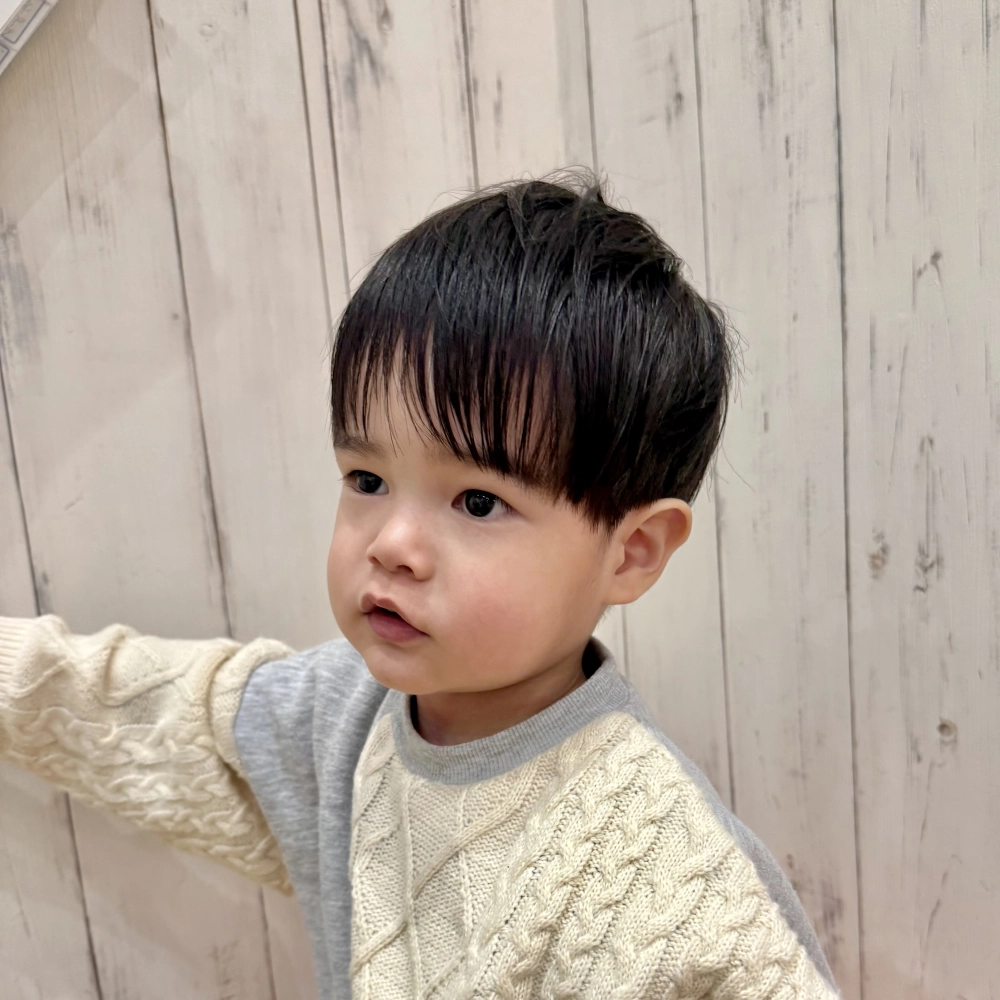 こどもの髪型 軽めの丸みショート