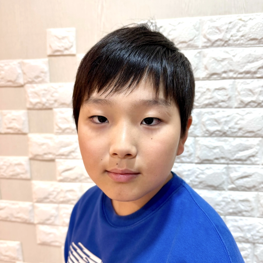 こどもの髪型　ナチュラルショート