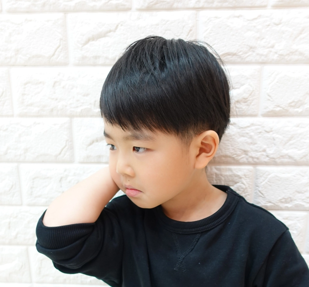 こどもの髪型　ナチュラルツーブロ