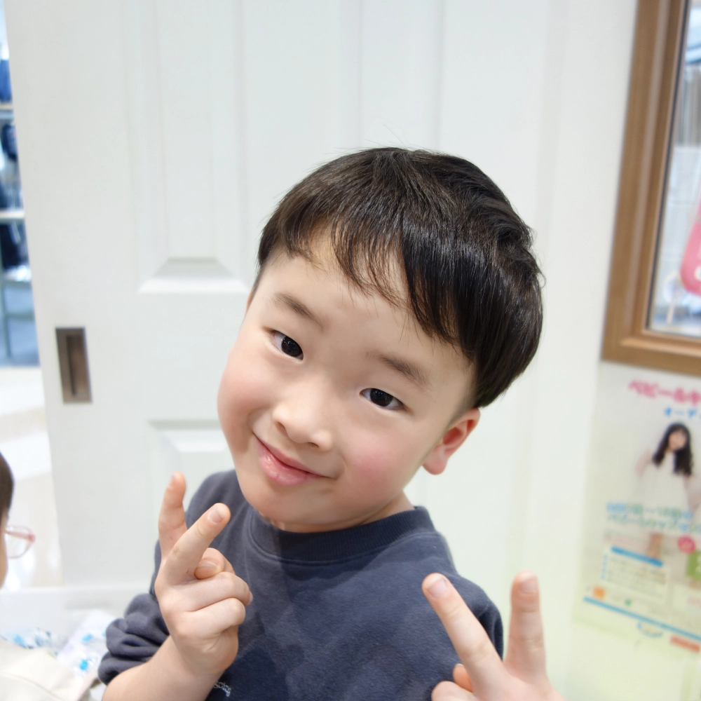 こどもの髪型　ツーブロックショート