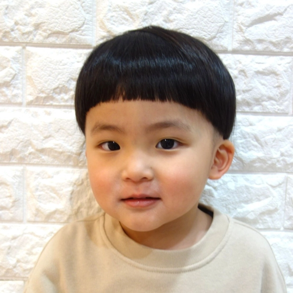 こどもの髪型　ツーブロマッシュ