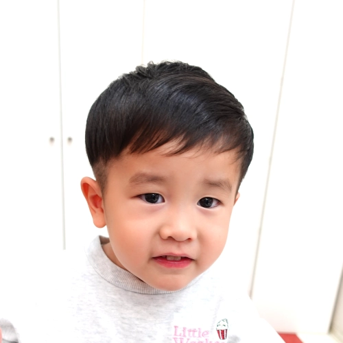 こどもの髪型　ナチュラルツーブロック