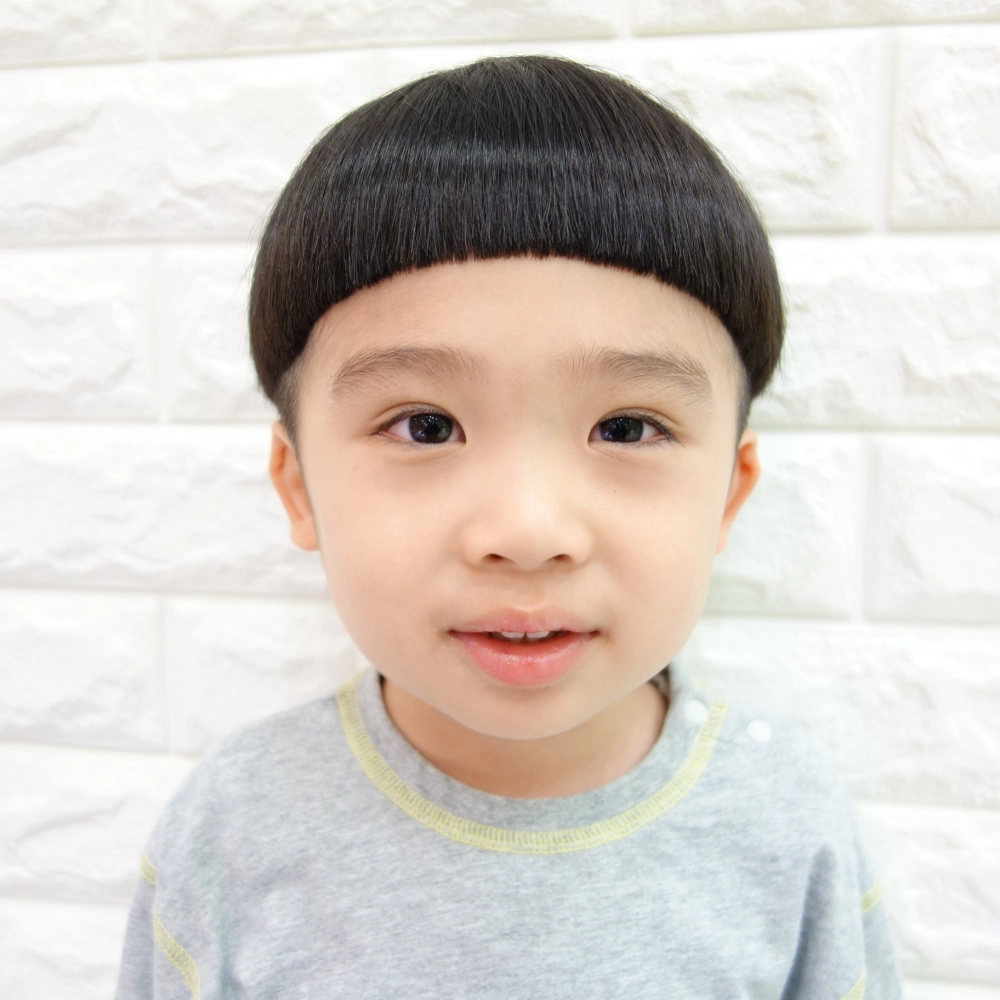 こどもの髪型　ツーブロマッシュ