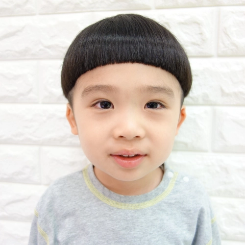 こどもの髪型　ツーブロマッシュ