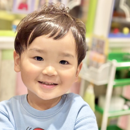 こどもの髪型　ナチュラルツーブロック