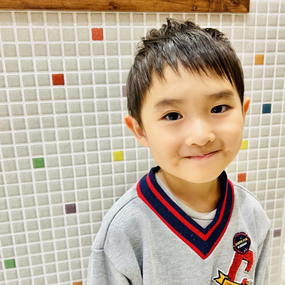 こどもの髪型　ナチュラルショート